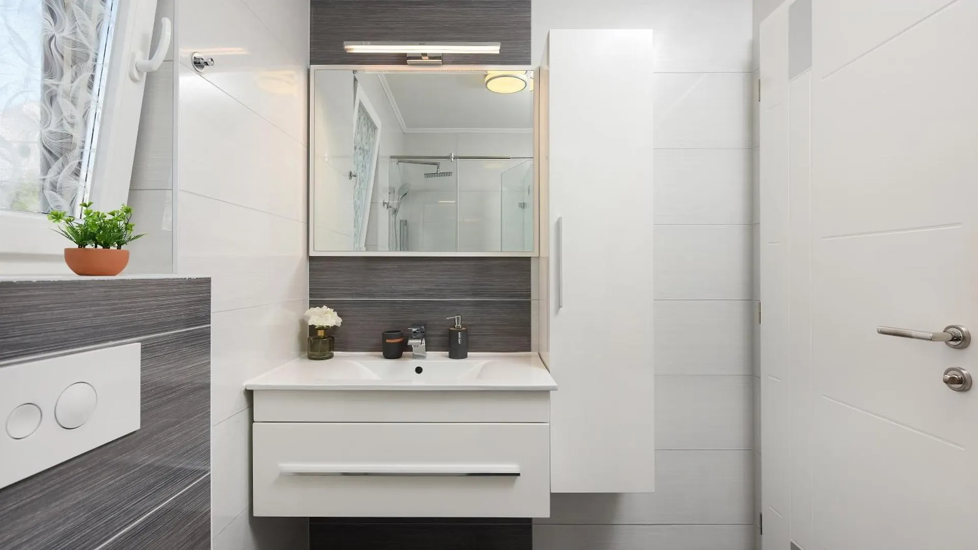 זאדאר Luxurious Urban Retreat Apartment With Whirlpool And Private Parking