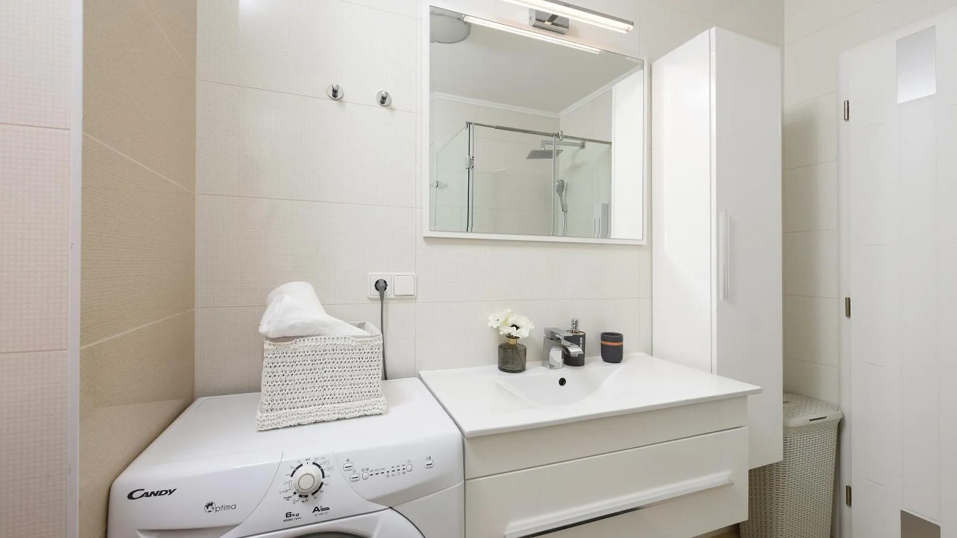 זאדאר Luxurious Urban Retreat Apartment With Whirlpool And Private Parking