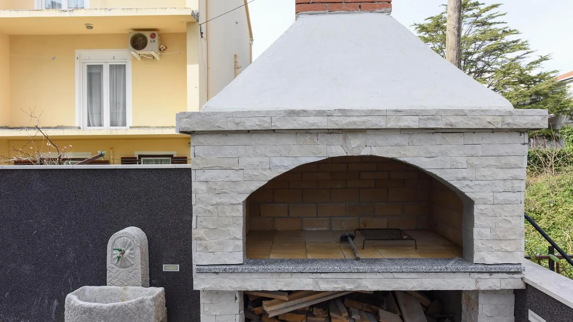 זאדאר Luxurious Urban Retreat Apartment With Whirlpool And Private Parking