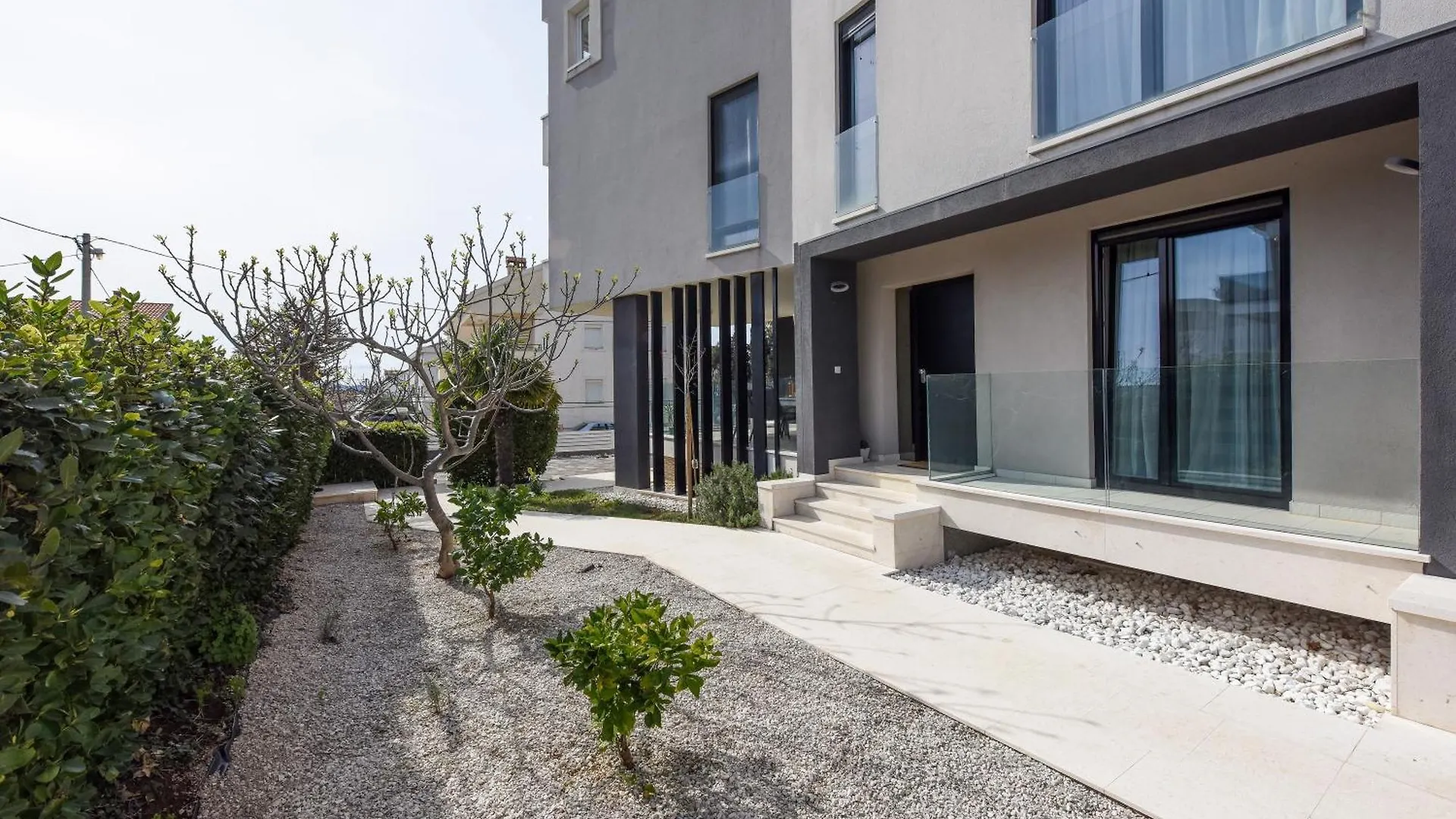 זאדאר Luxurious Urban Retreat Apartment With Whirlpool And Private Parking 0*,